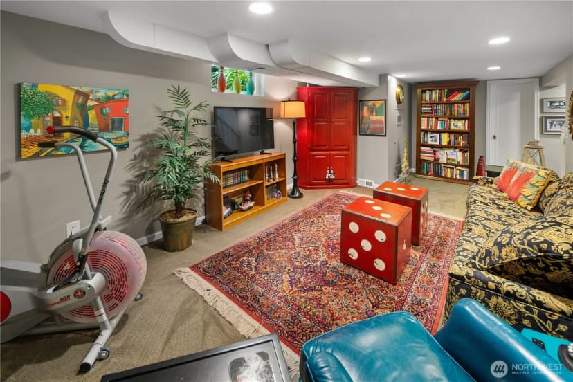 Property photo for 2706 56th Avenue Sw, Seattle photo 15