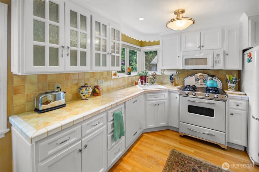 Property photo for 2706 56th Avenue Sw, Seattle photo 5