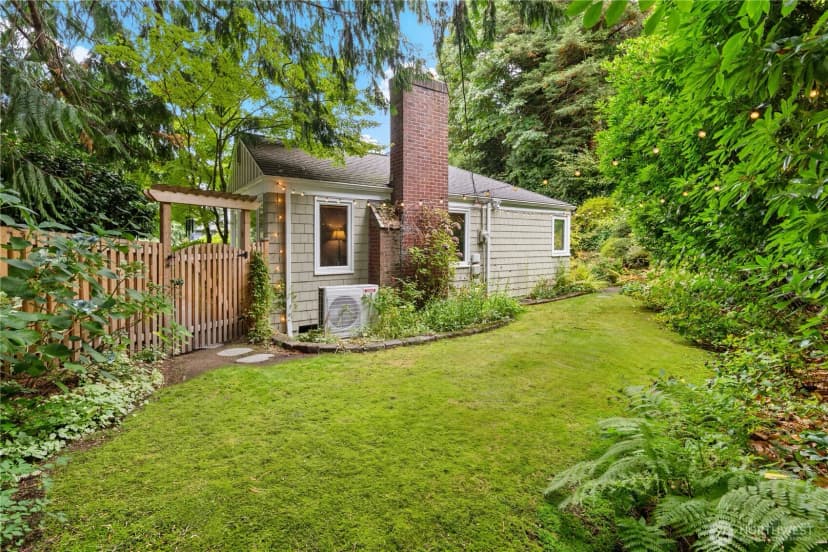 Property photo for 2706 56th Avenue Sw, Seattle photo 24