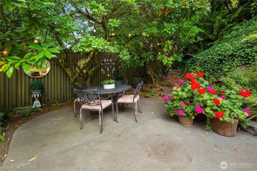 Property photo for 2706 56th Avenue Sw, Seattle photo 20