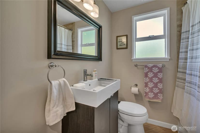 Property photo for 13041 25th Avenue Ne, Seattle photo 23