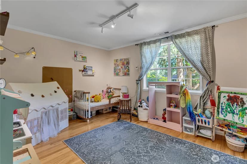 Property photo for 13041 25th Avenue Ne, Seattle photo 22