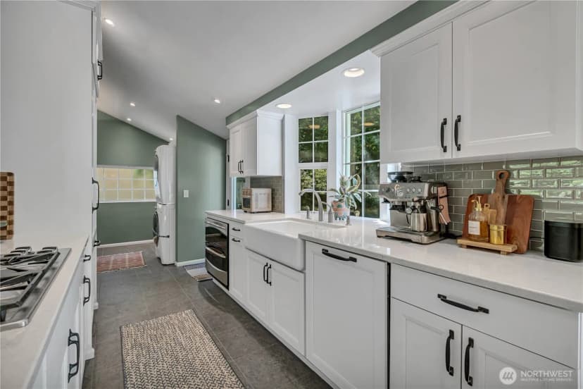 Property photo for 13041 25th Avenue Ne, Seattle photo 13