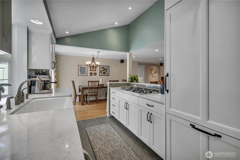 Property photo for 13041 25th Avenue Ne, Seattle photo 16