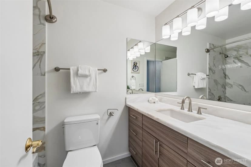 Property photo for 6421 Lake Washington Boulevard Ne #301, Kirkland photo 17