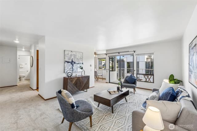 Property photo for 6421 Lake Washington Boulevard Ne #301, Kirkland photo 5