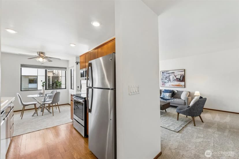 Property photo for 6421 Lake Washington Boulevard Ne #301, Kirkland photo 11