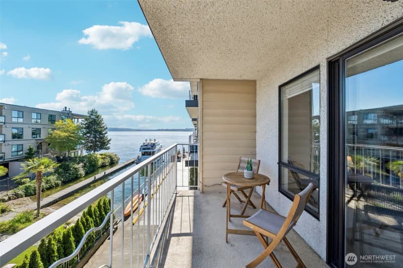 Property photo for 6421 Lake Washington Boulevard Ne #301, Kirkland photo 18