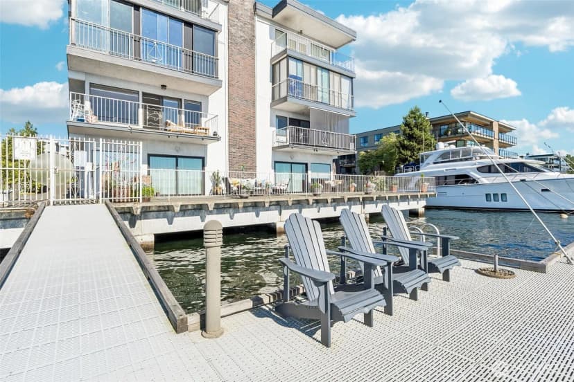 Property photo for 6421 Lake Washington Boulevard Ne #301, Kirkland photo 25