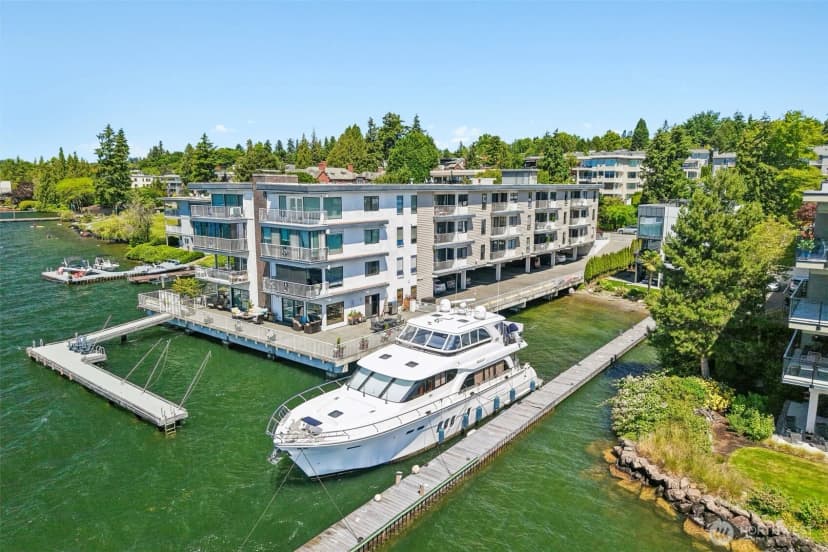 Property photo for 6421 Lake Washington Boulevard Ne #301, Kirkland photo 30
