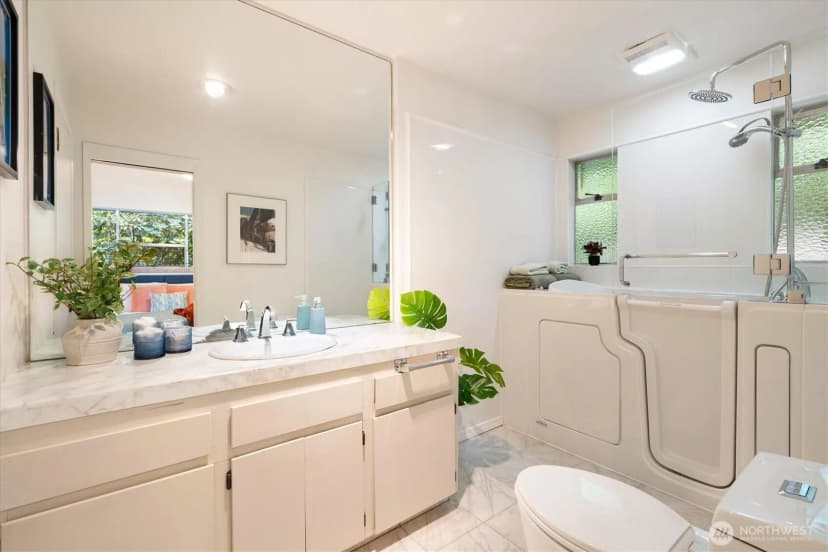 Property photo for 1302 Lakeside Avenue S, Seattle photo 19