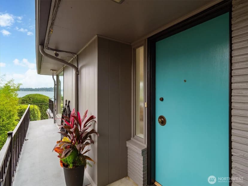 Property photo for 1302 Lakeside Avenue S, Seattle photo 3