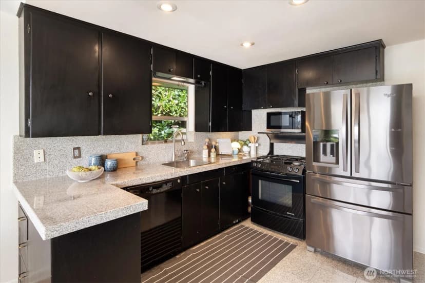 Property photo for 1302 Lakeside Avenue S, Seattle photo 16