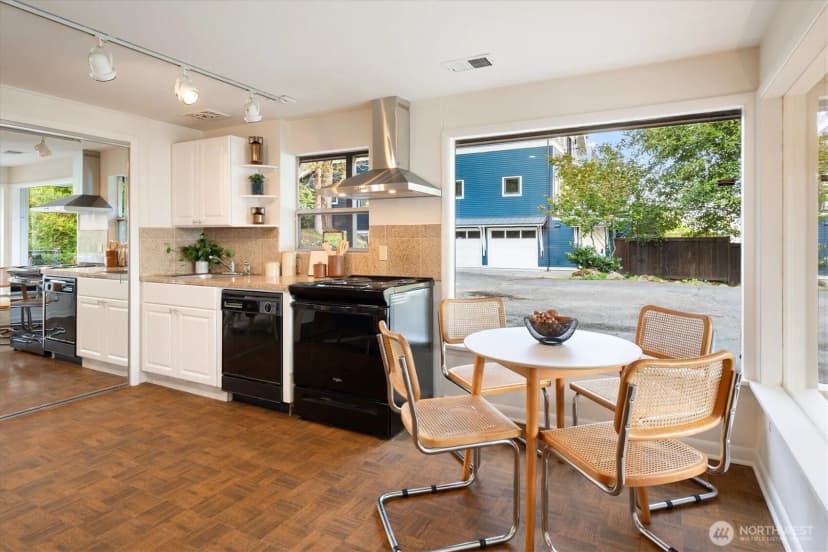 Property photo for 1302 Lakeside Avenue S, Seattle photo 24