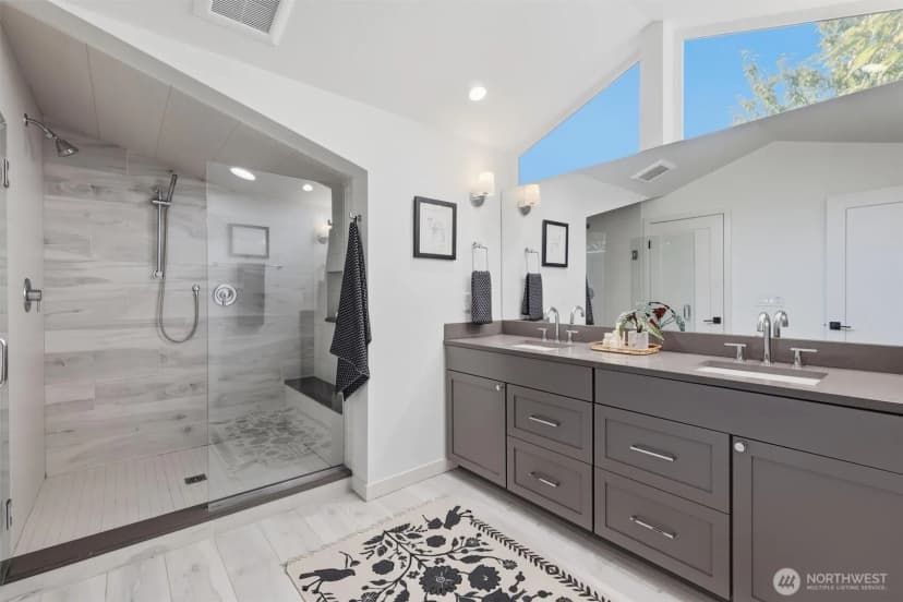 Property photo for 2415 Ne 77 Street, Seattle photo 13