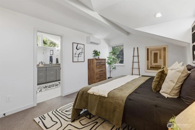 Property photo for 2415 Ne 77 Street, Seattle photo 11