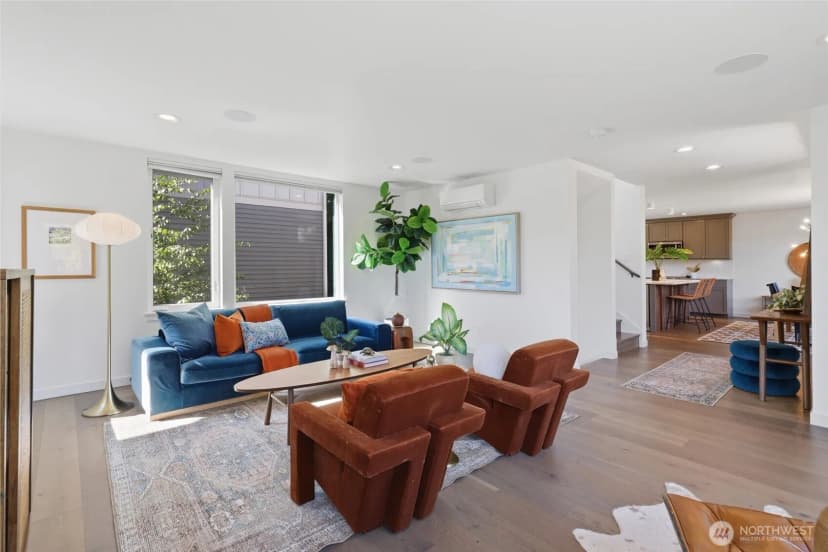 Property photo for 2415 Ne 77 Street, Seattle photo 4