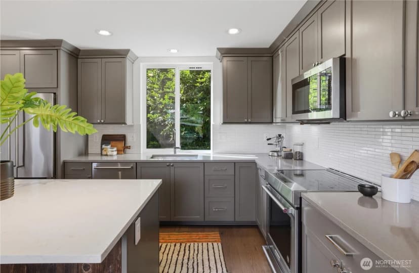 Property photo for 2415 Ne 77 Street, Seattle photo 7