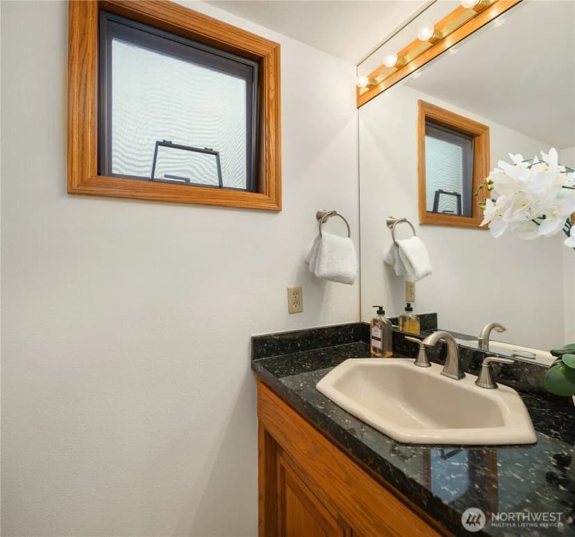 Property photo for 6121 Ne 175th Street #a308, Kenmore photo 19
