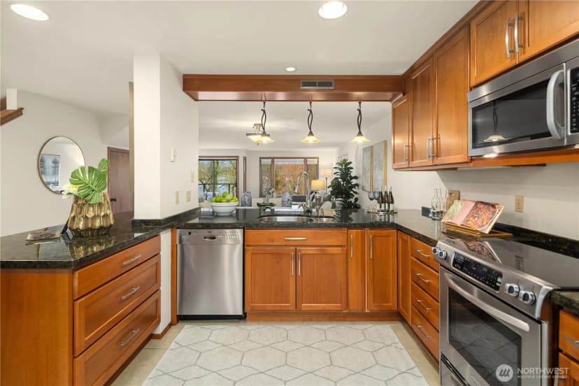 Property photo for 6121 Ne 175th Street #a308, Kenmore photo 16