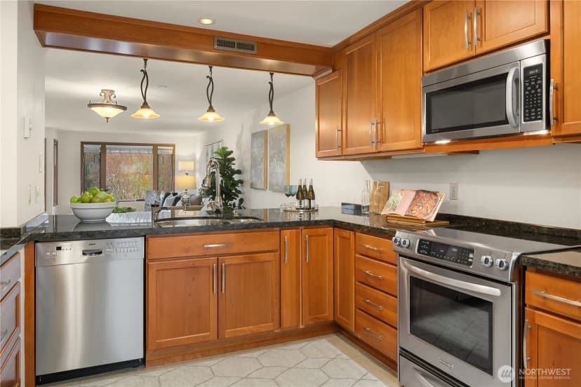 Property photo for 6121 Ne 175th Street #a308, Kenmore photo 18