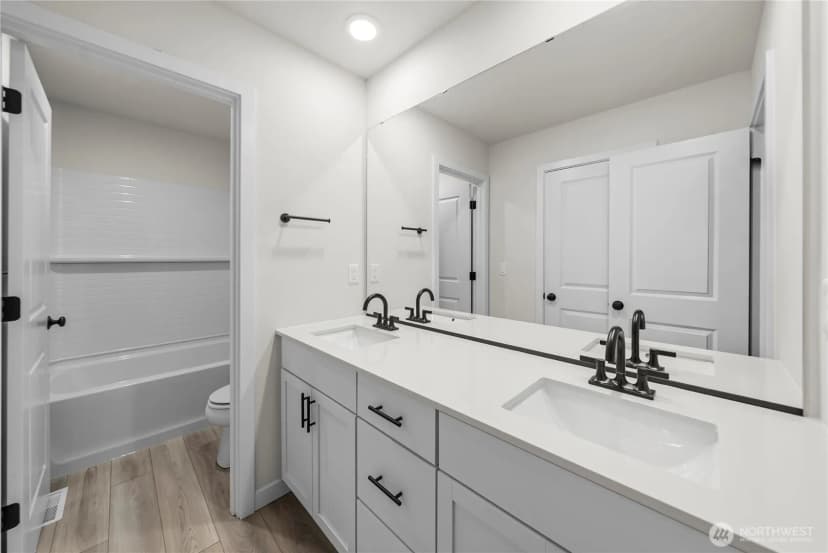 Property photo for 6011 Thornhill Avenue Sw, Port Orchard photo 19