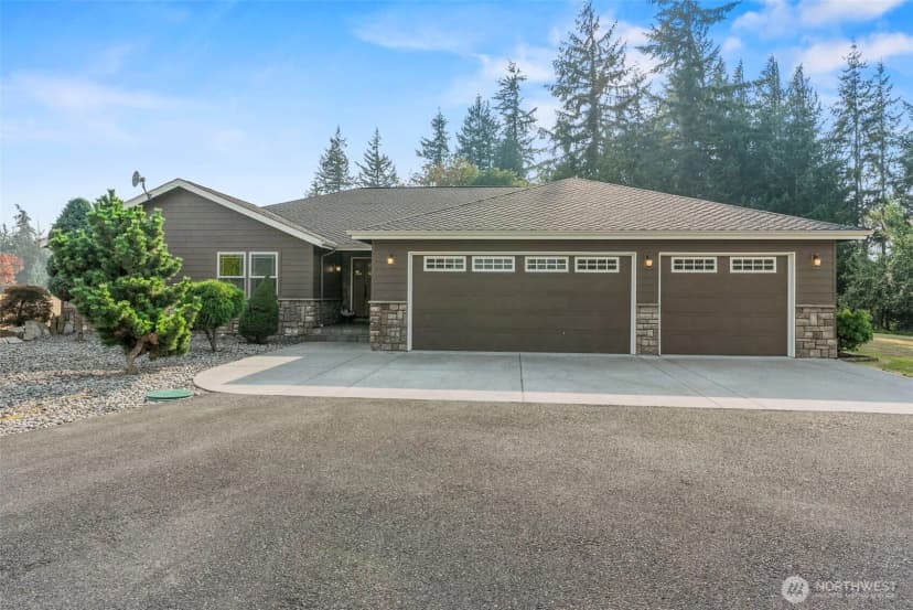 Property photo for 503 Cemetery Road, Kalama photo 2