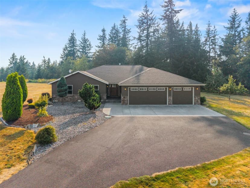 Property photo for 503 Cemetery Road, Kalama