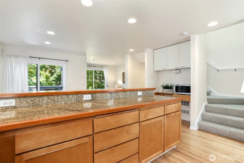 Property photo for 2637 A Nw 57th Street, Seattle photo 12