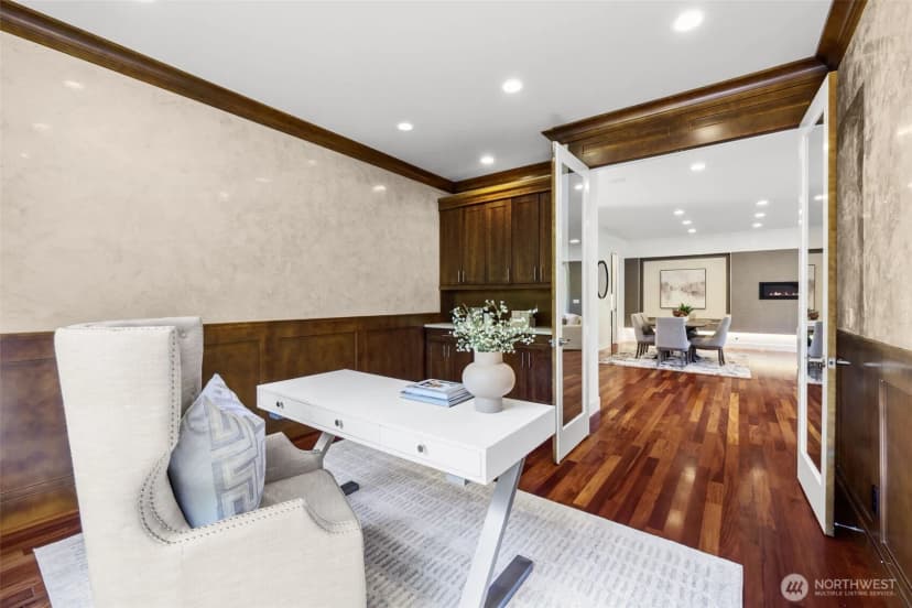 Property photo for 10425 Ne 15th Street, Bellevue photo 17