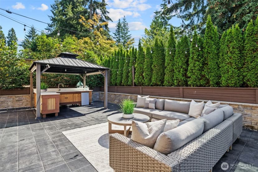 Property photo for 10425 Ne 15th Street, Bellevue photo 33