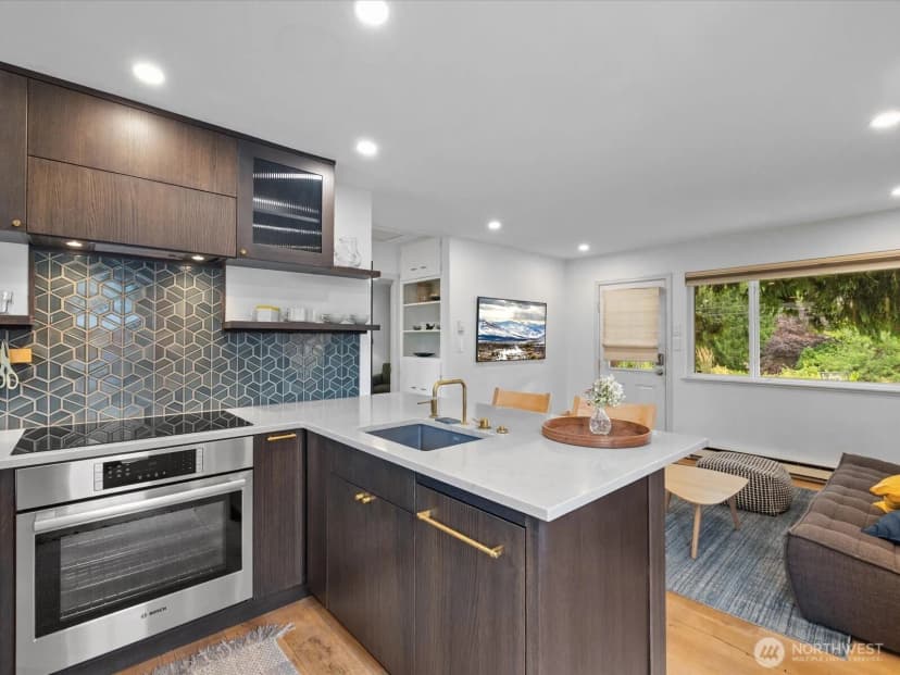 Property photo for 7559 19th Avenue Sw, Seattle photo 17