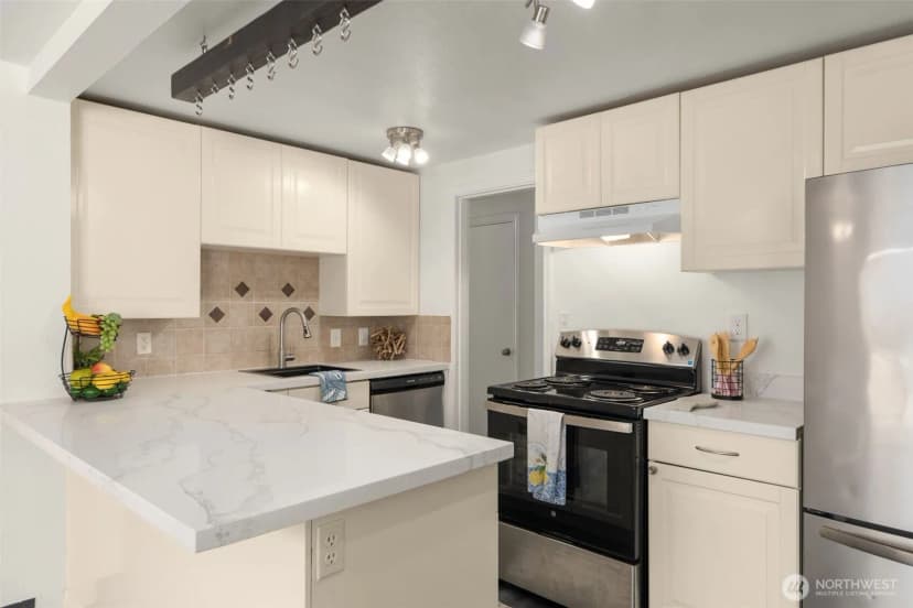 Property photo for 11214 Cornell Avenue S, Seattle photo 16