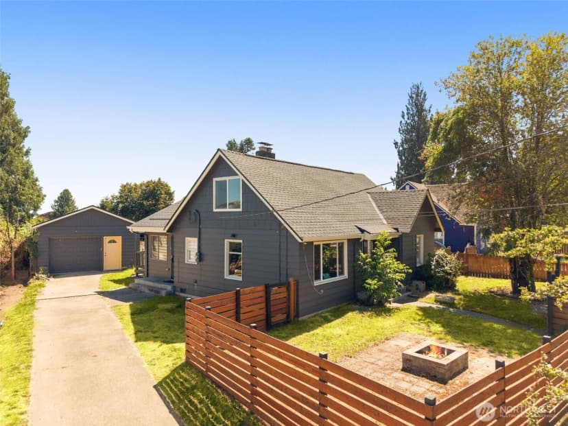 Property photo for 11214 Cornell Avenue S, Seattle photo 2