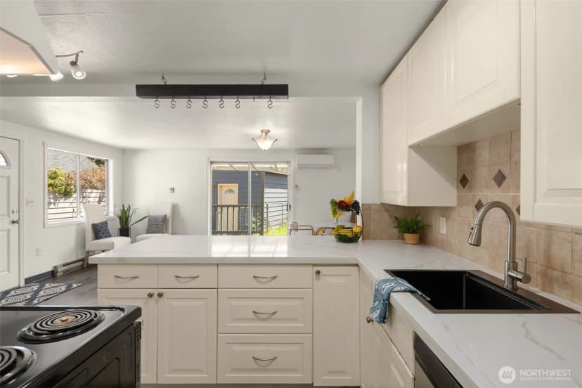 Property photo for 11214 Cornell Avenue S, Seattle photo 18