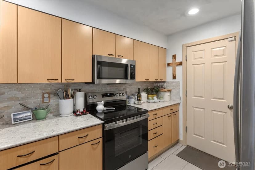 Property photo for 20808 72nd Avenue W #3, Edmonds photo 11