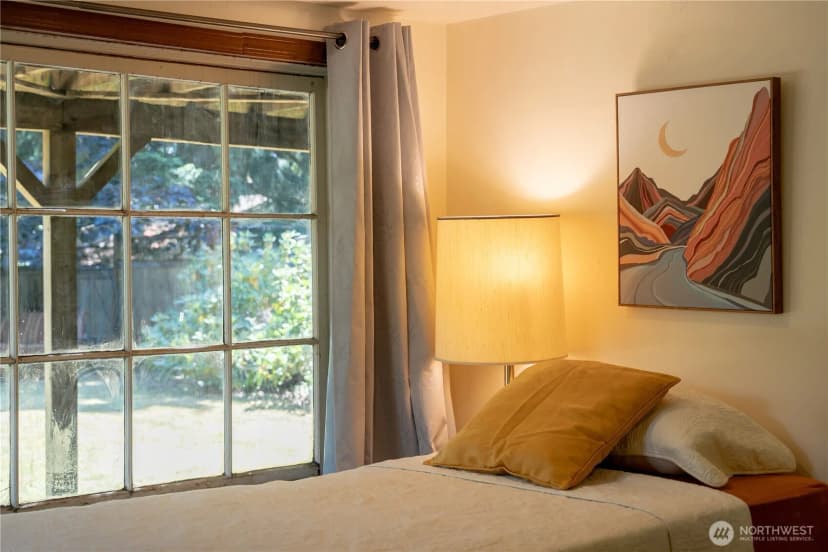 Property photo for 13814 26th Avenue Ne, Seattle photo 12