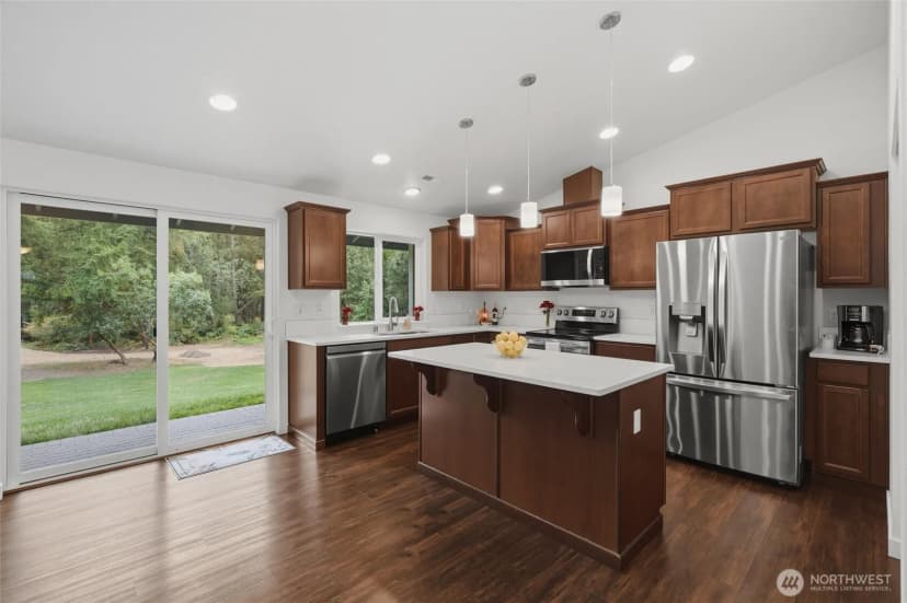 Property photo for 11201 Helena Trail Sw, Port Orchard photo 14