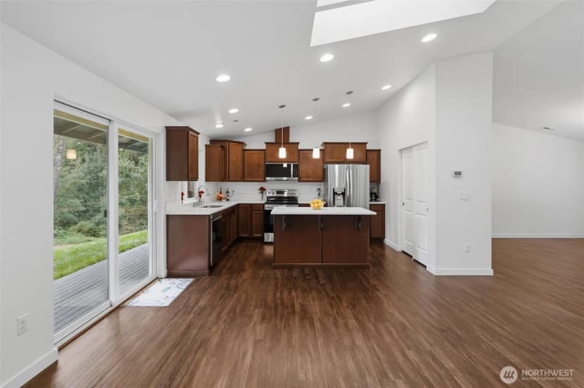 Property photo for 11201 Helena Trail Sw, Port Orchard photo 12