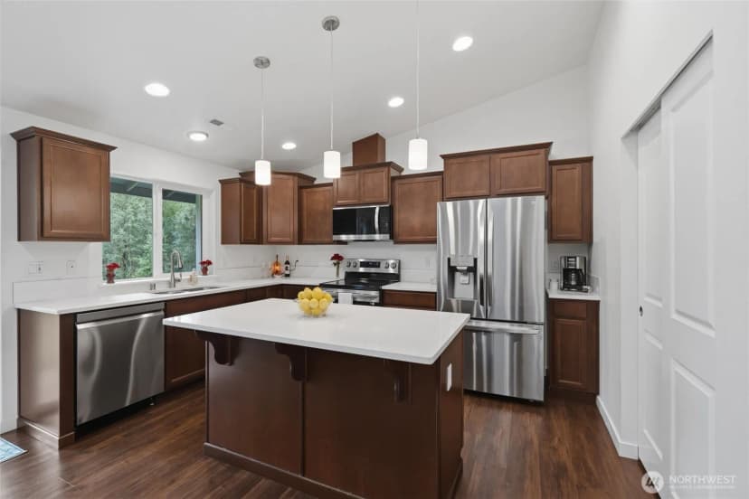 Property photo for 11201 Helena Trail Sw, Port Orchard photo 15