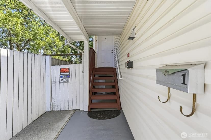 Property photo for 7009 42nd Avenue S #1, Seattle photo 3