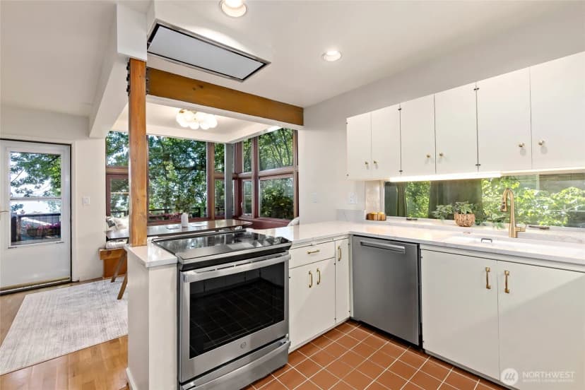 Property photo for 508 Randolph Avenue, Seattle photo 10