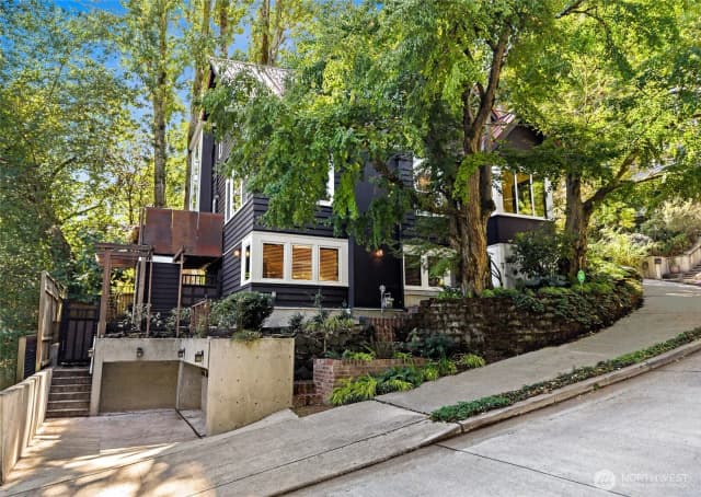 Property photo for 508 Randolph Avenue, Seattle photo 4