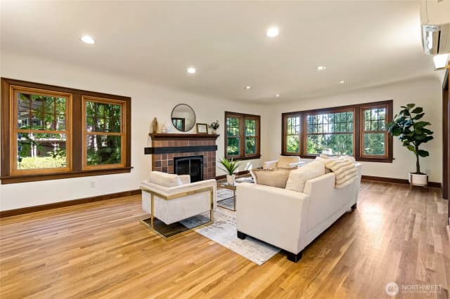 Property photo for 508 Randolph Avenue, Seattle photo 5