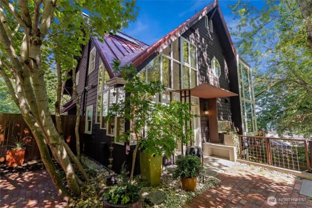 Property photo for 508 Randolph Avenue, Seattle photo 3
