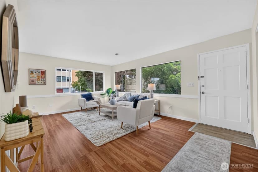 Property photo for 4042 5th Avenue Ne, Seattle photo 6