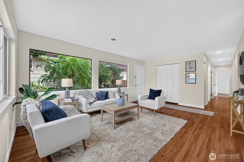 Property photo for 4042 5th Avenue Ne, Seattle photo 8