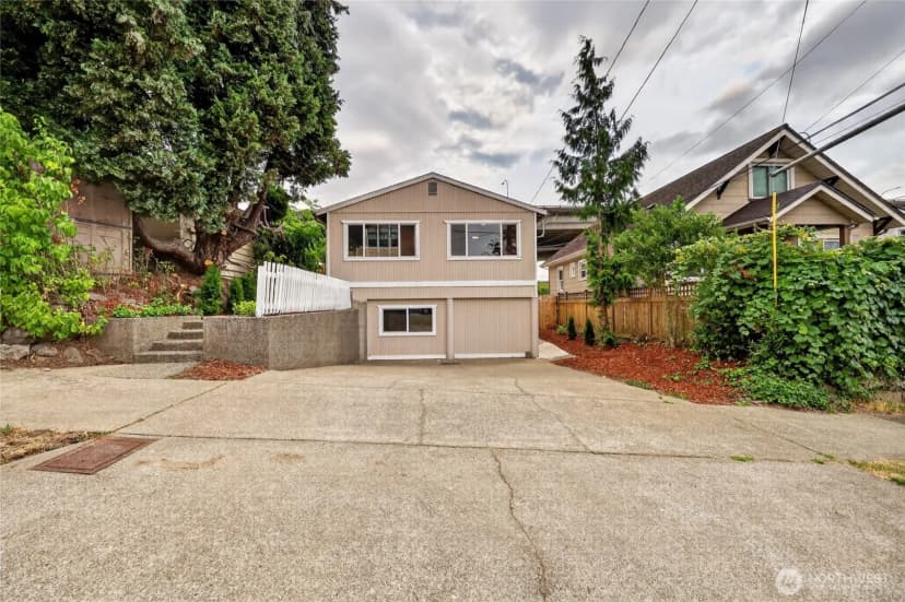 Property photo for 4042 5th Avenue Ne, Seattle photo 36