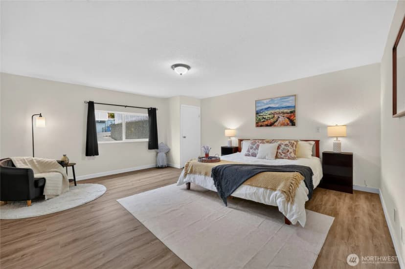 Property photo for 4042 5th Avenue Ne, Seattle photo 26