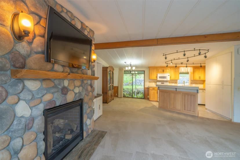 Property photo for 17336 Woodcrest Drive Ne, Bothell photo 9